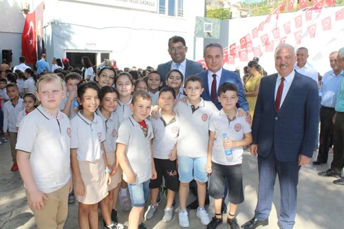 KAYMAKAM BOZDEMİR, İLKÖĞRETİM HAFTASI PROGRAMINA KATILDI"